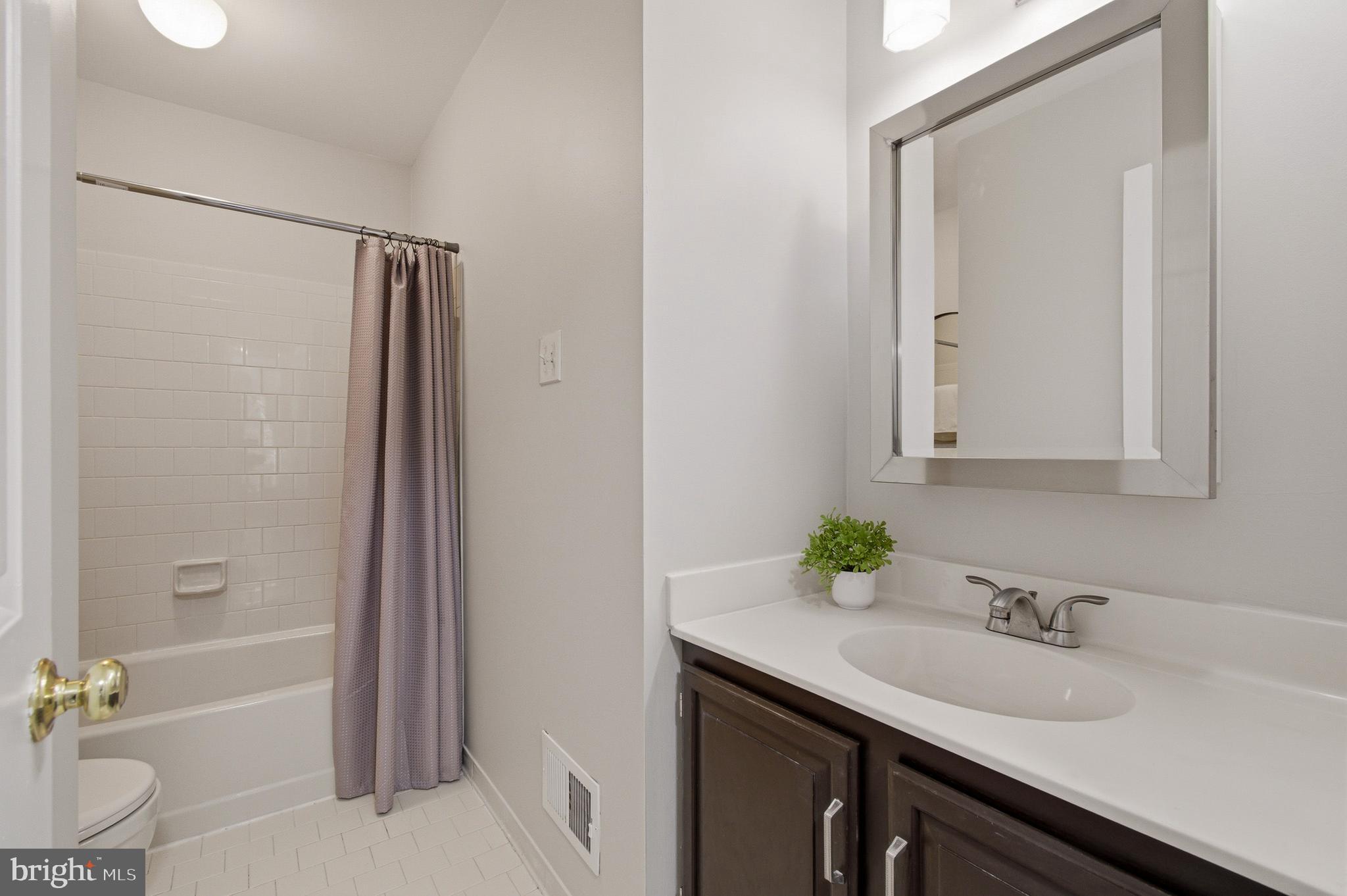 4911 Harrogate Road Ellicott City, MD 21043 - Photo 43 of 73