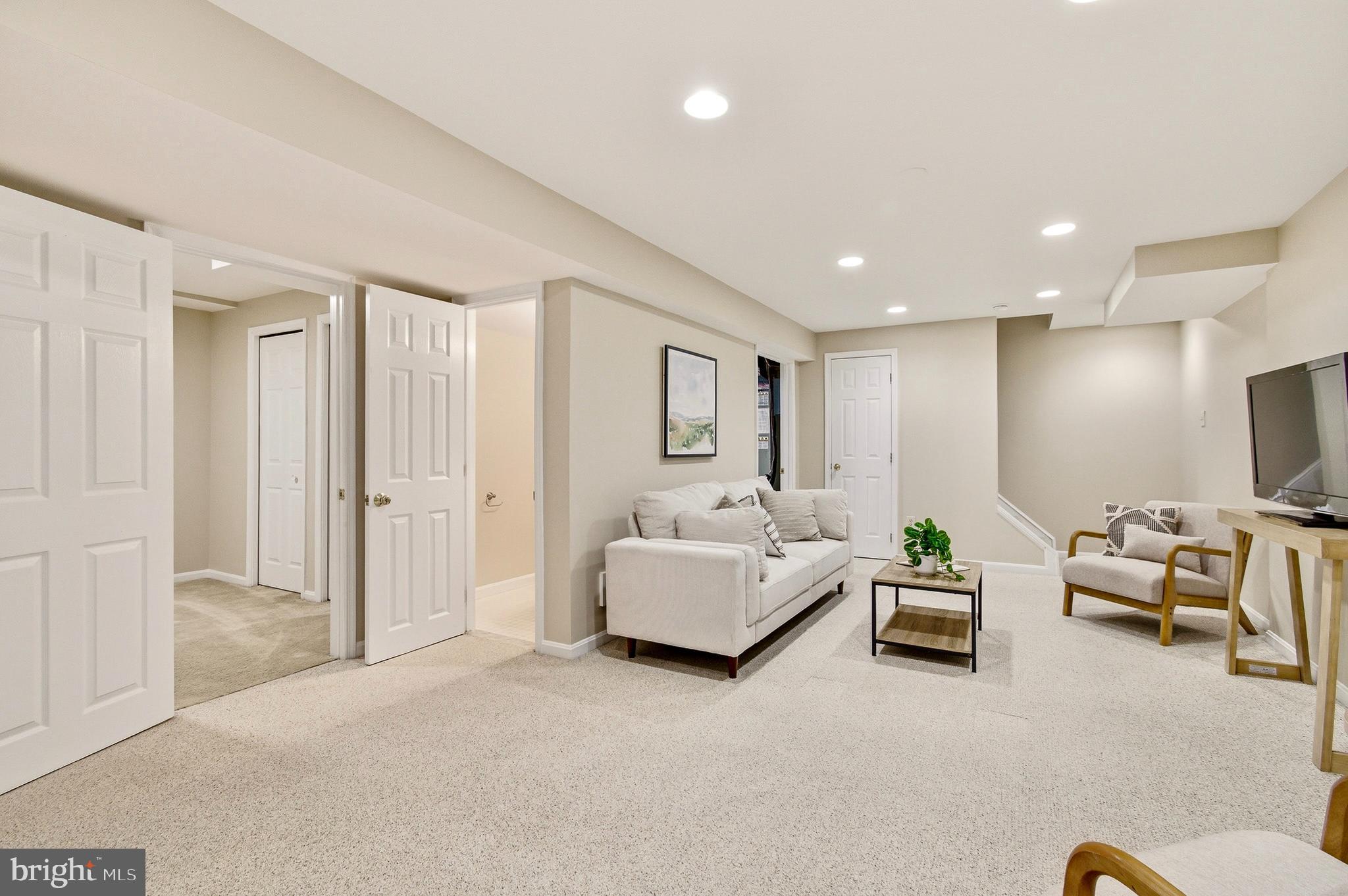 4911 Harrogate Road Ellicott City, MD 21043 - Photo 46 of 73