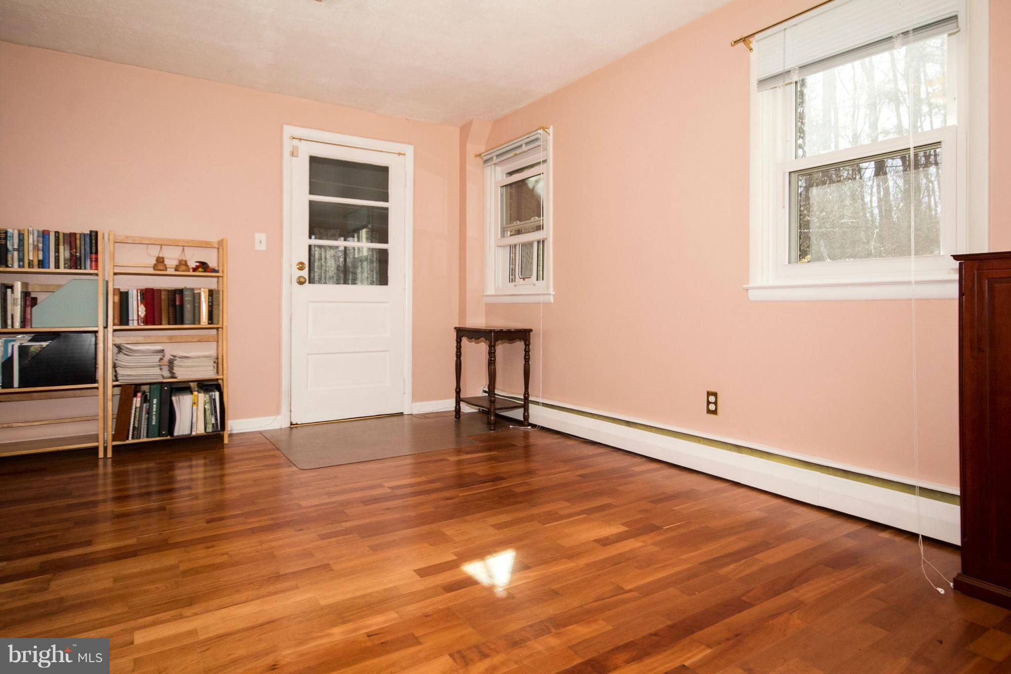 814 Shelley Road Towson, MD 21286 - Photo 14 of 21 Family Room