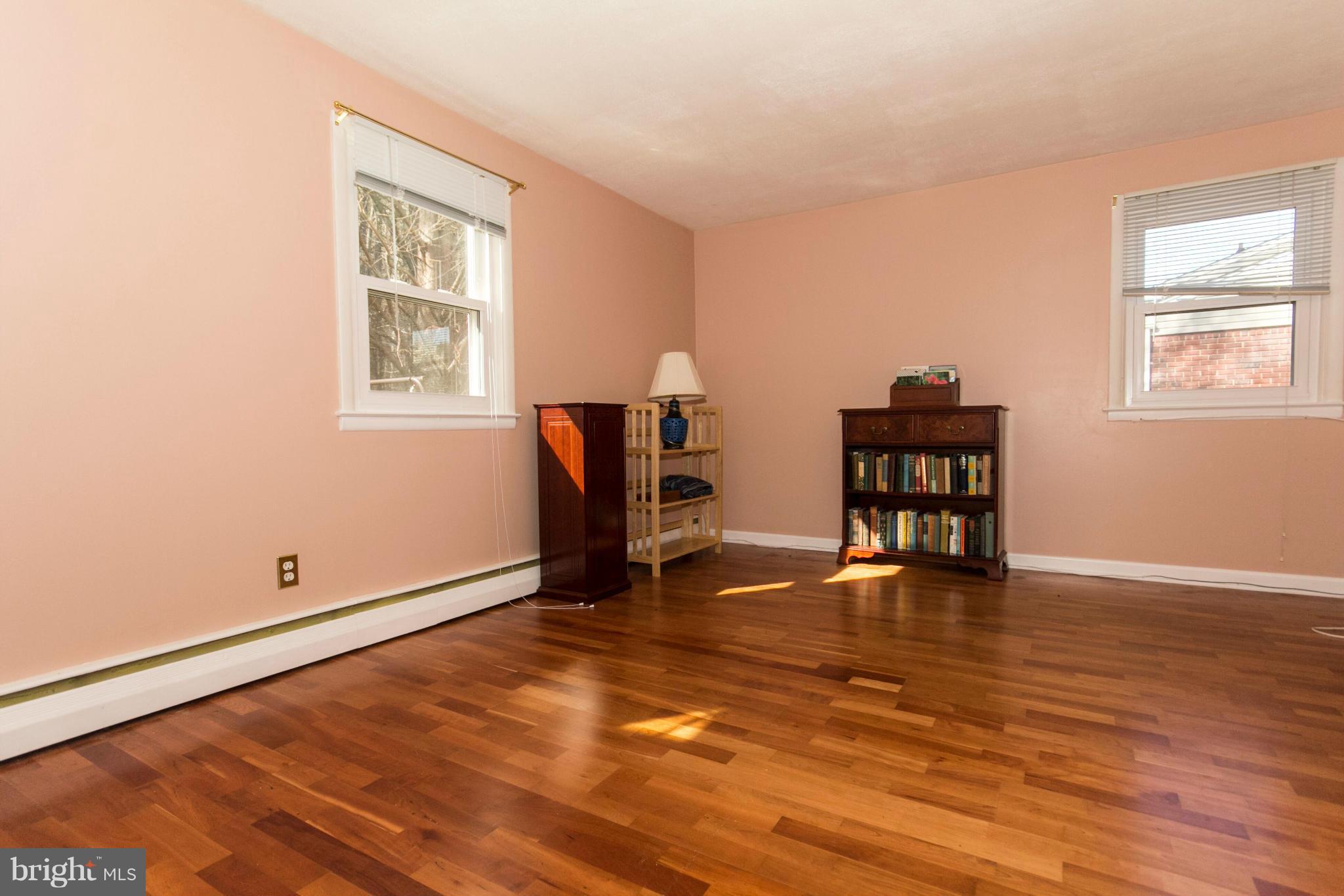 814 Shelley Road Towson, MD 21286 - Photo 15 of 21 Family Room