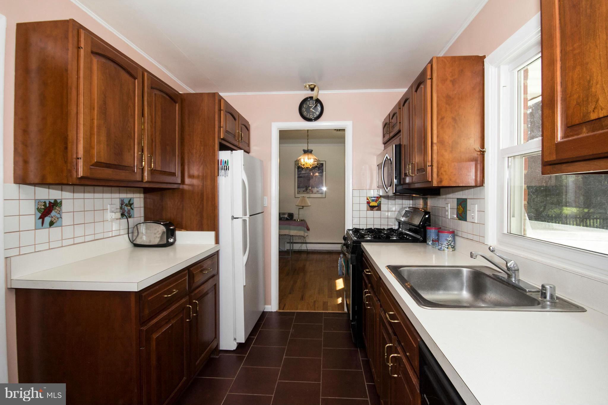 814 Shelley Road Towson, MD 21286 - Photo 3 of 21 Kitchen