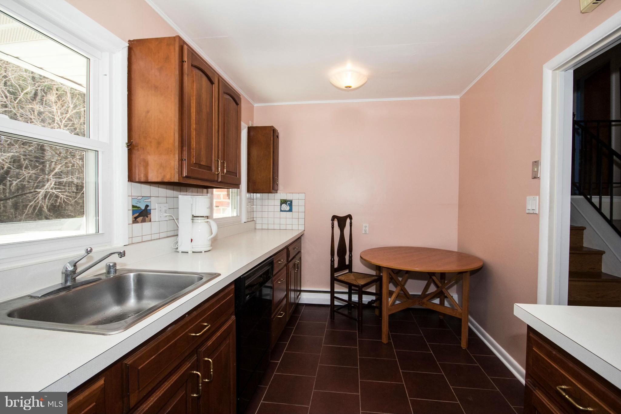 814 Shelley Road Towson, MD 21286 - Photo 4 of 21 Kitchen