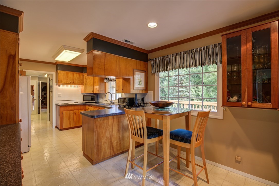 1712 Chilton Road Aberdeen, WA 98520 - Photo 10 of 37 Gallery Image 10