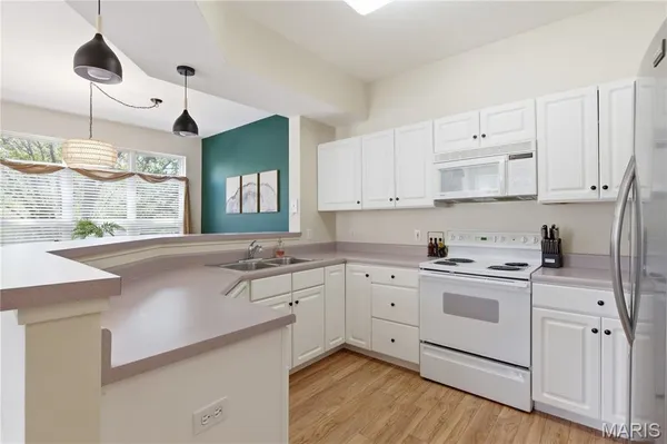 $165,000 | 1275 Garden Cir Drive, Unit H, St. Louis, MO 63125