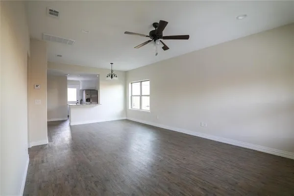 $1,650 | 901 North Barrett Avenue, Denison, TX 75020