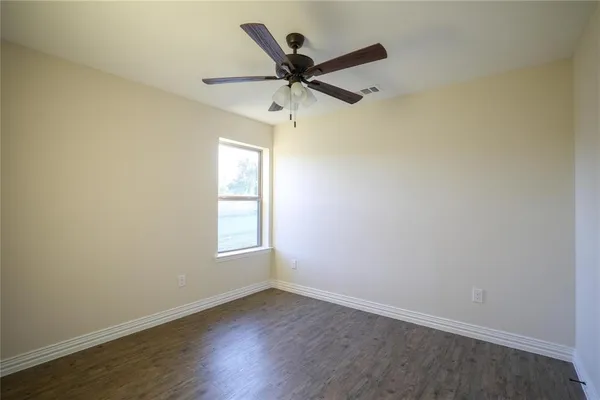 $1,650 | 901 North Barrett Avenue, Denison, TX 75020