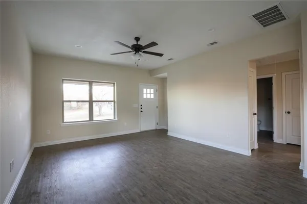 $1,650 | 901 North Barrett Avenue, Denison, TX 75020