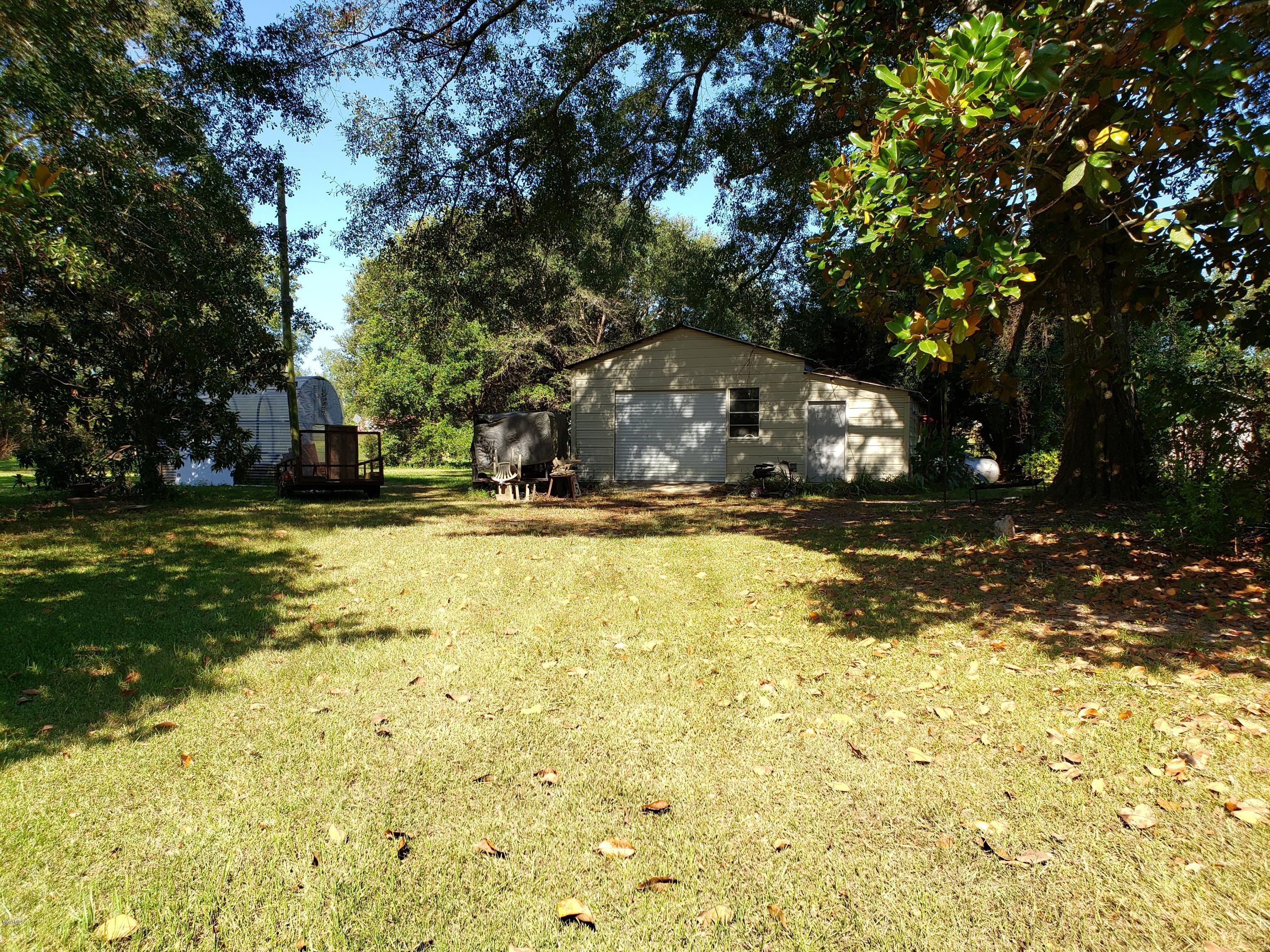1375 John Amacker Road Poplarville, MS 39470 - Photo 11 of 25 20190923_102431