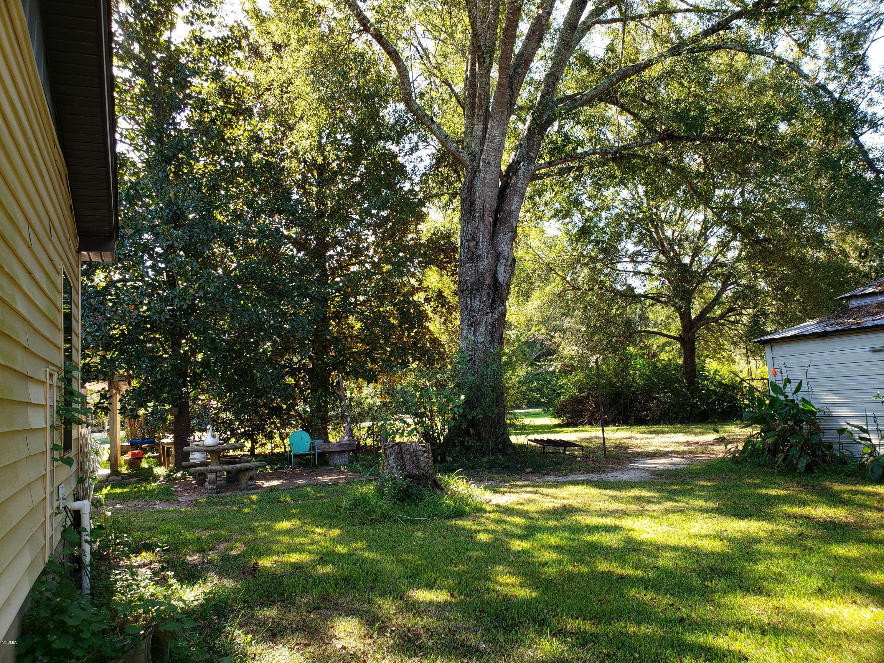 1375 John Amacker Road Poplarville, MS 39470 - Photo 8 of 25 20190923_102950