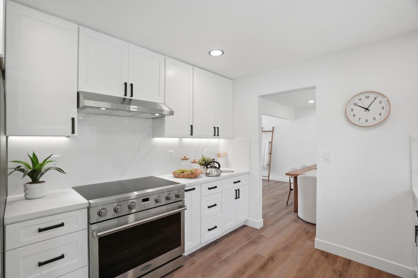 93 Ridgeview Avenue San Jose, CA 95127 - Photo 14 of 60