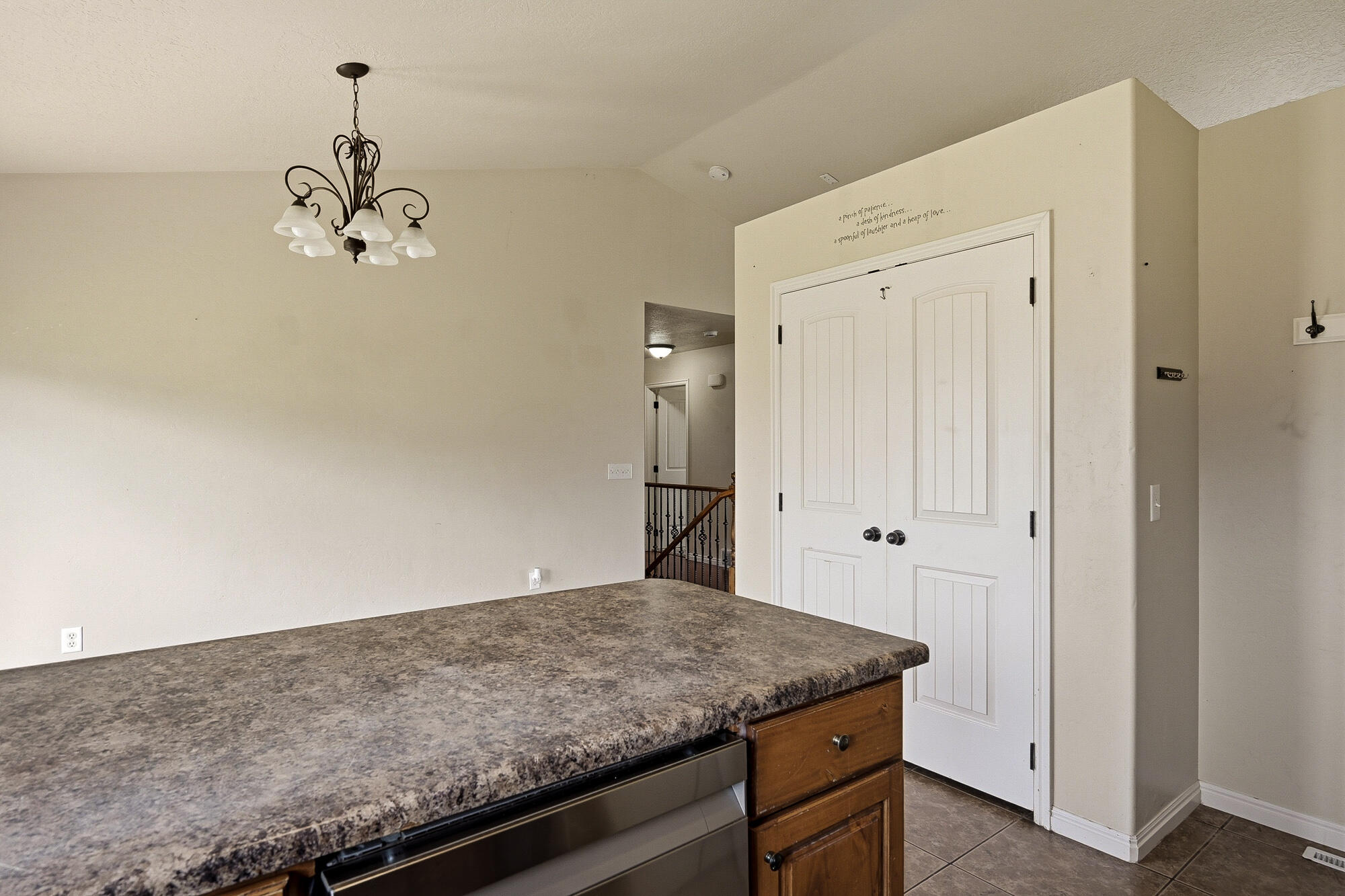 2192 Saddleback View Drive Enoch, UT 84721 - Photo 12 of 53 2192 E Saddleback-21