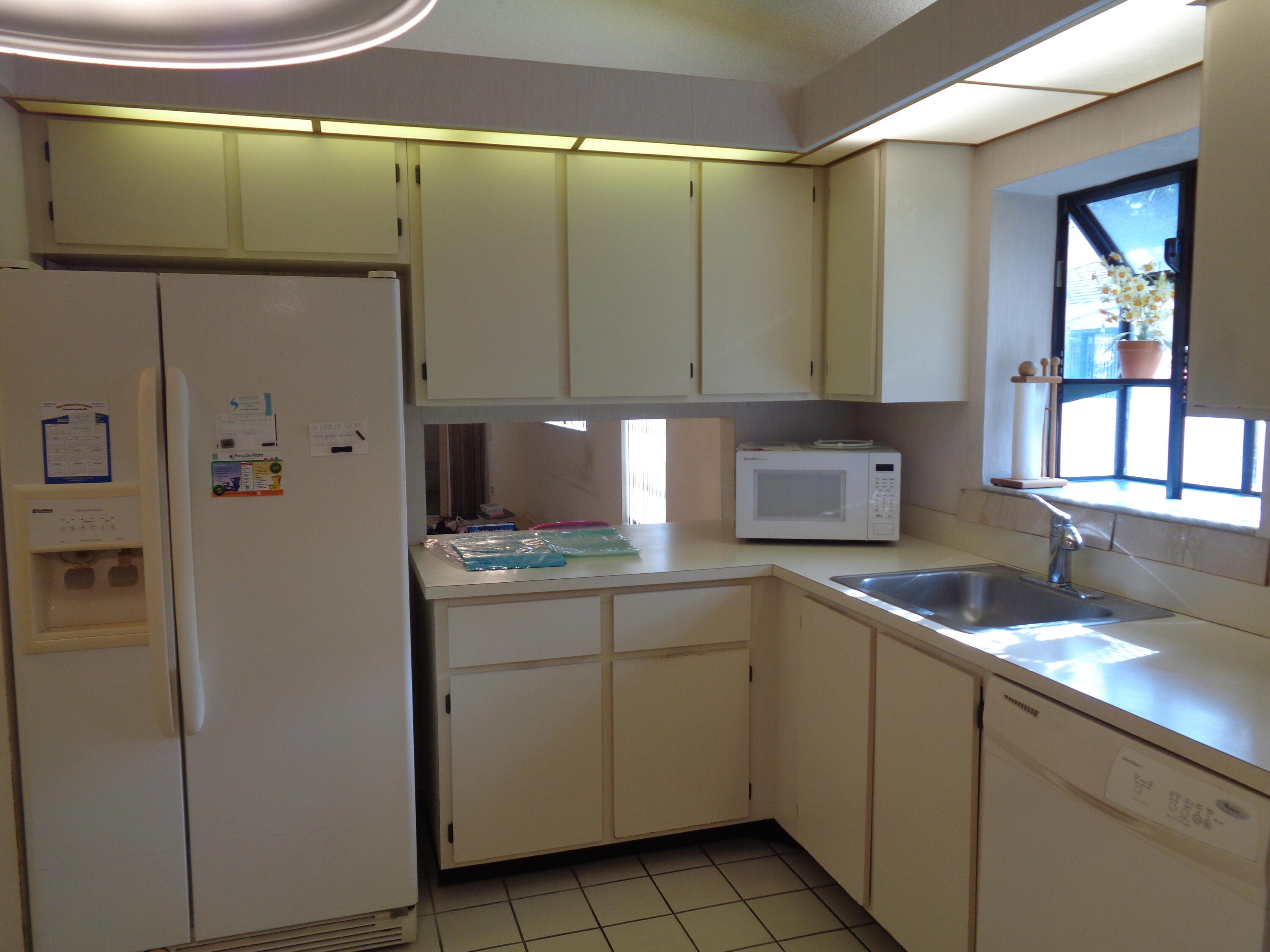 8089 Springtree Road, Unit D Boca Raton, FL 33496 - Photo 2 of 23 KITCHEN