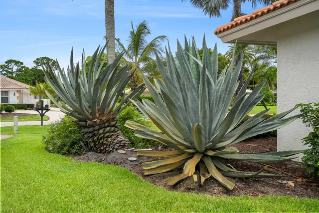 $1,850,000 | 3422 Southeast Fairway West, Stuart, FL 34997