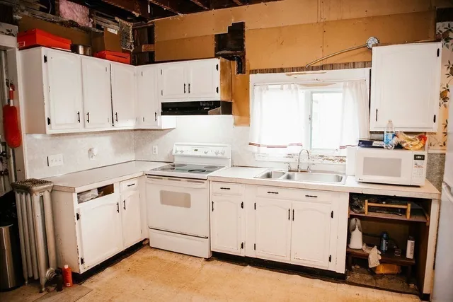 a close view of shower curtain