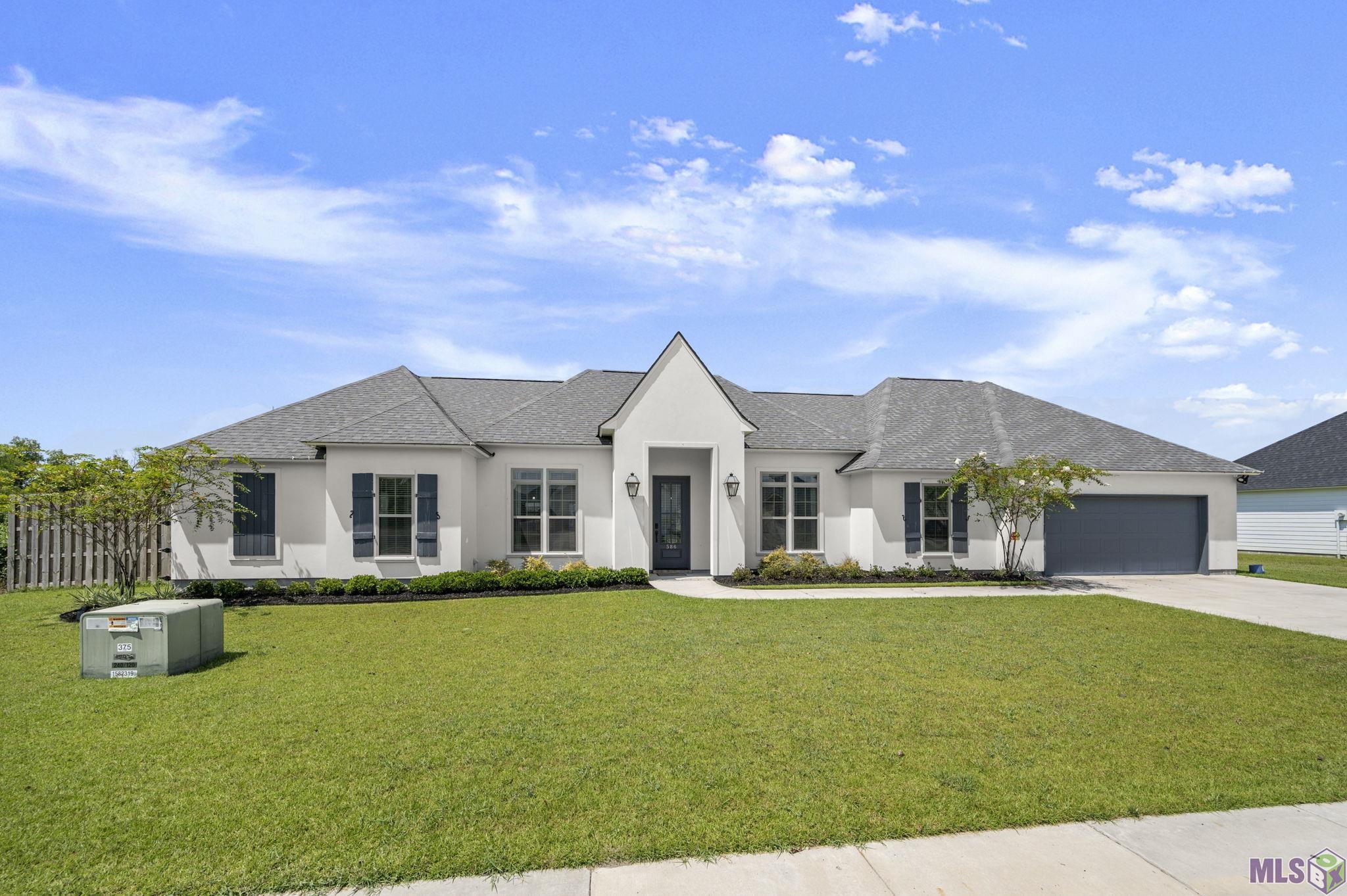 586 Warbler Crossing Avenue Baton Rouge, LA 70810 - Photo 1 of 25 Gallery Image 1