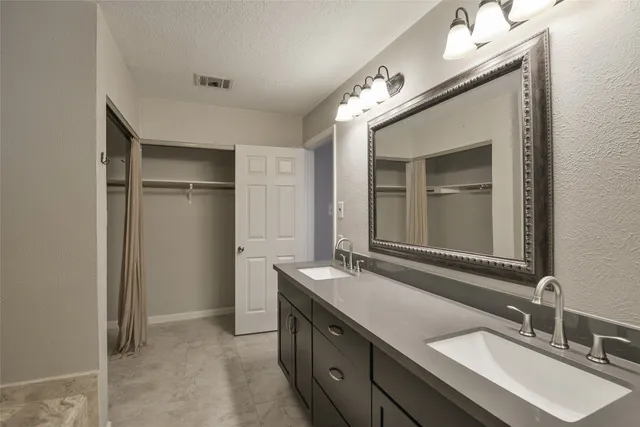 $2,000 | 3318 Golden Willow Drive, Kingwood, TX 77339