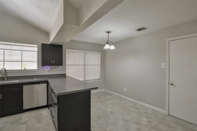 $2,000 | 3318 Golden Willow Drive, Kingwood, TX 77339