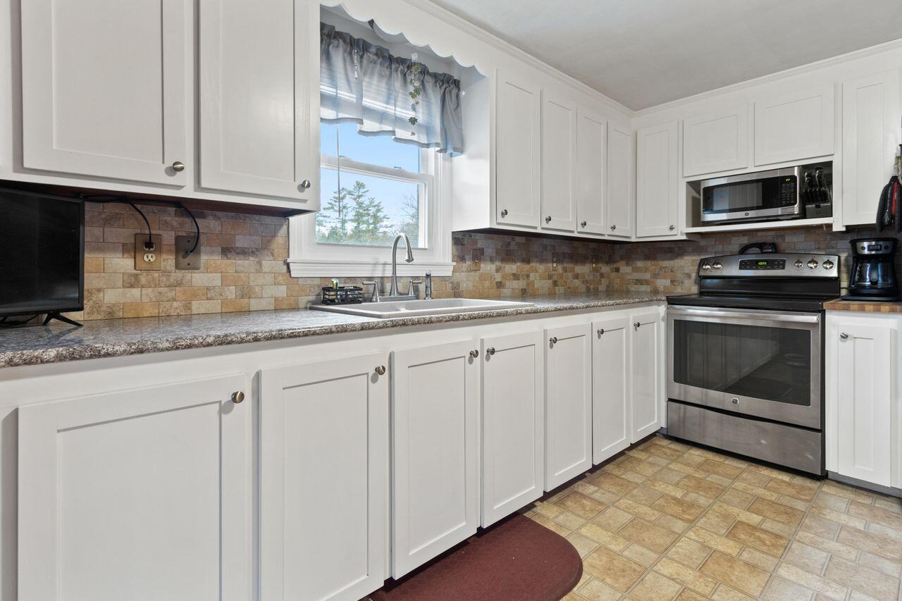 82 Watson Mill Road Saco, ME 04072 - Photo 4 of 68 20251223LH-71007