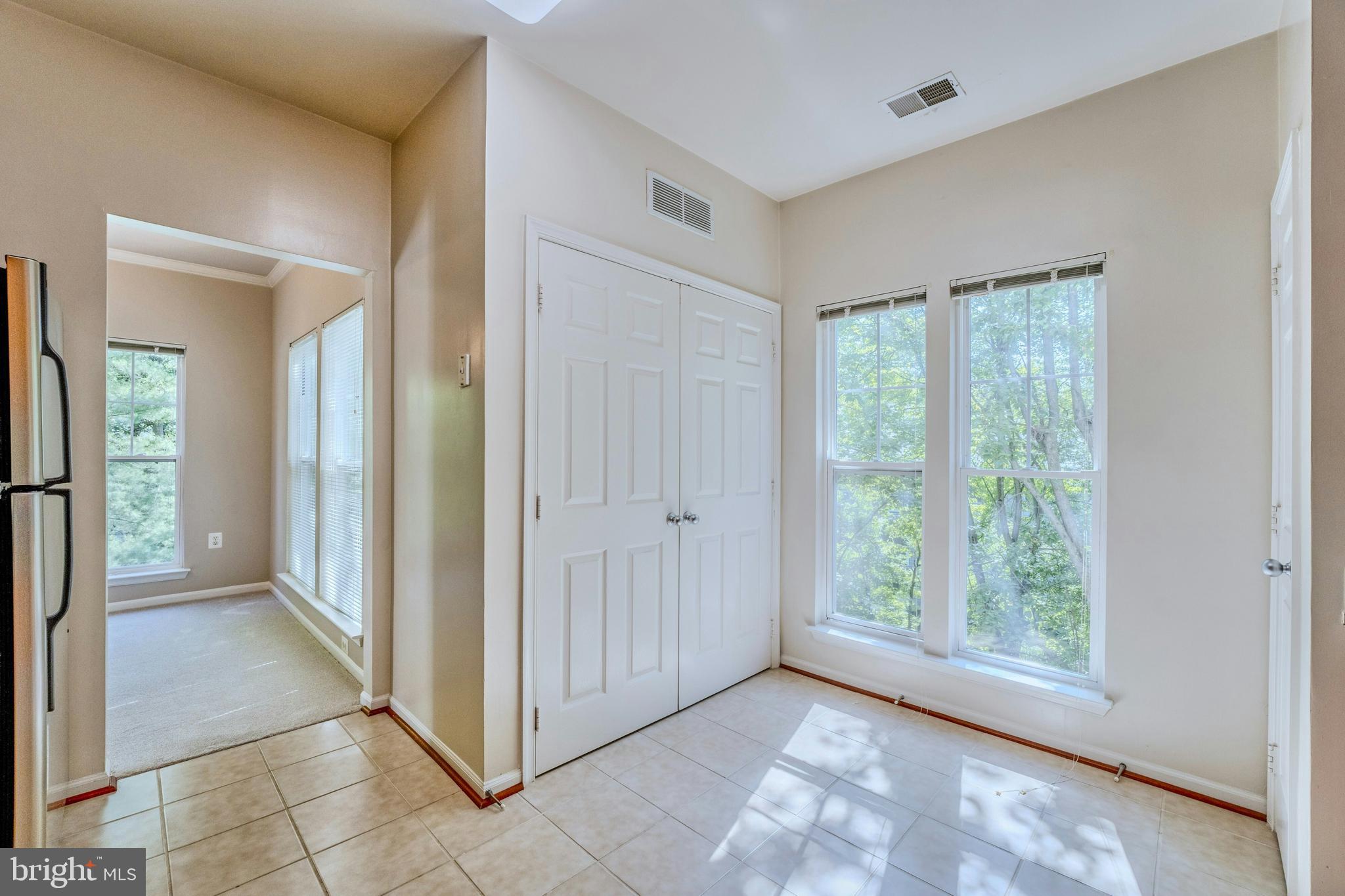 1520 North Point Drive, Unit 30202 Reston, VA 20194 - Photo 12 of 29 Kitchen