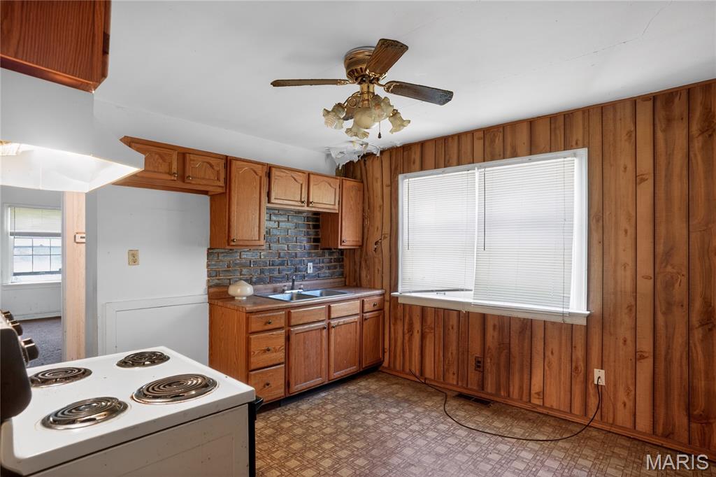 109 Chambers Road St. Louis, MO 63137 - Photo 8 of 16