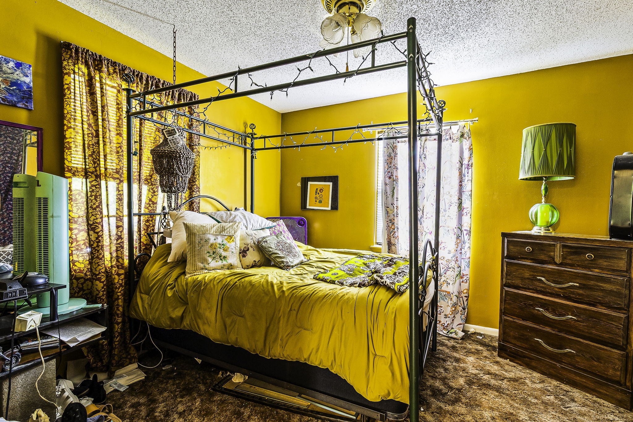 271 Ivanhoe Ranchettes Drive Ivanhoe, TX 75979 - Photo 23 of 40 a bed room with a bed and a dresser