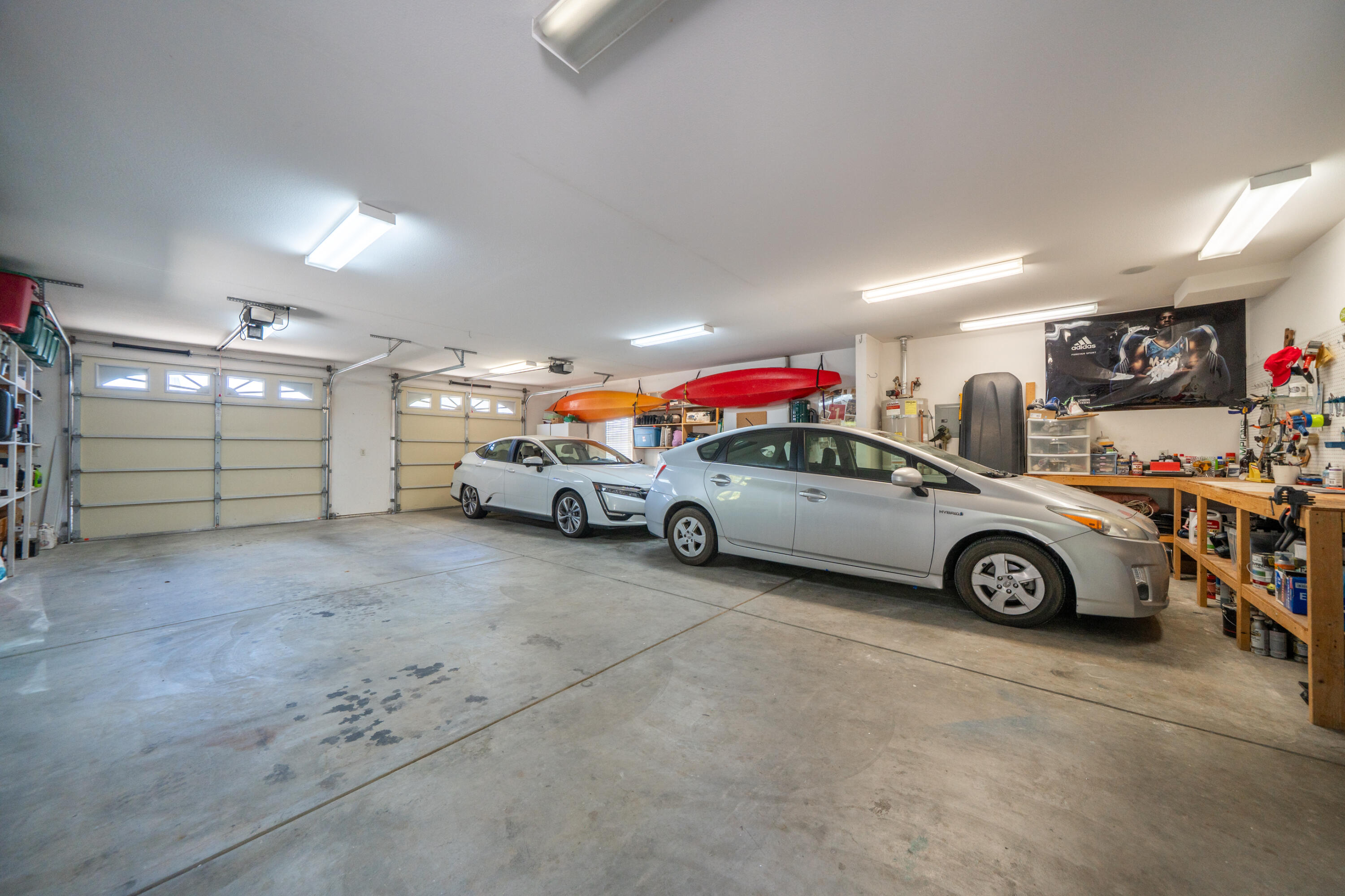 2234 Everest Drive Redding, CA 96001 - Photo 37 of 55 Massive Garage