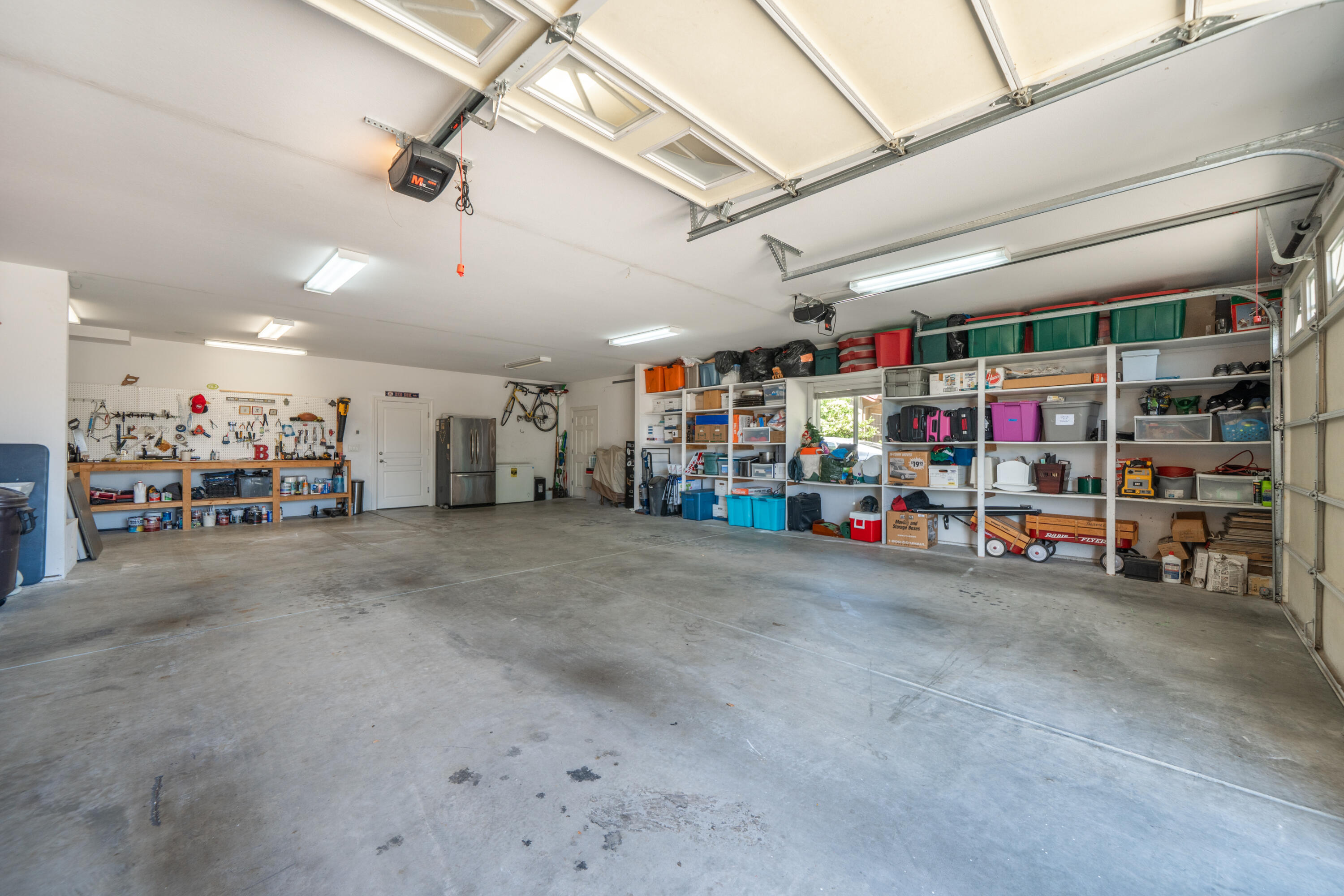 2234 Everest Drive Redding, CA 96001 - Photo 39 of 55 Garage