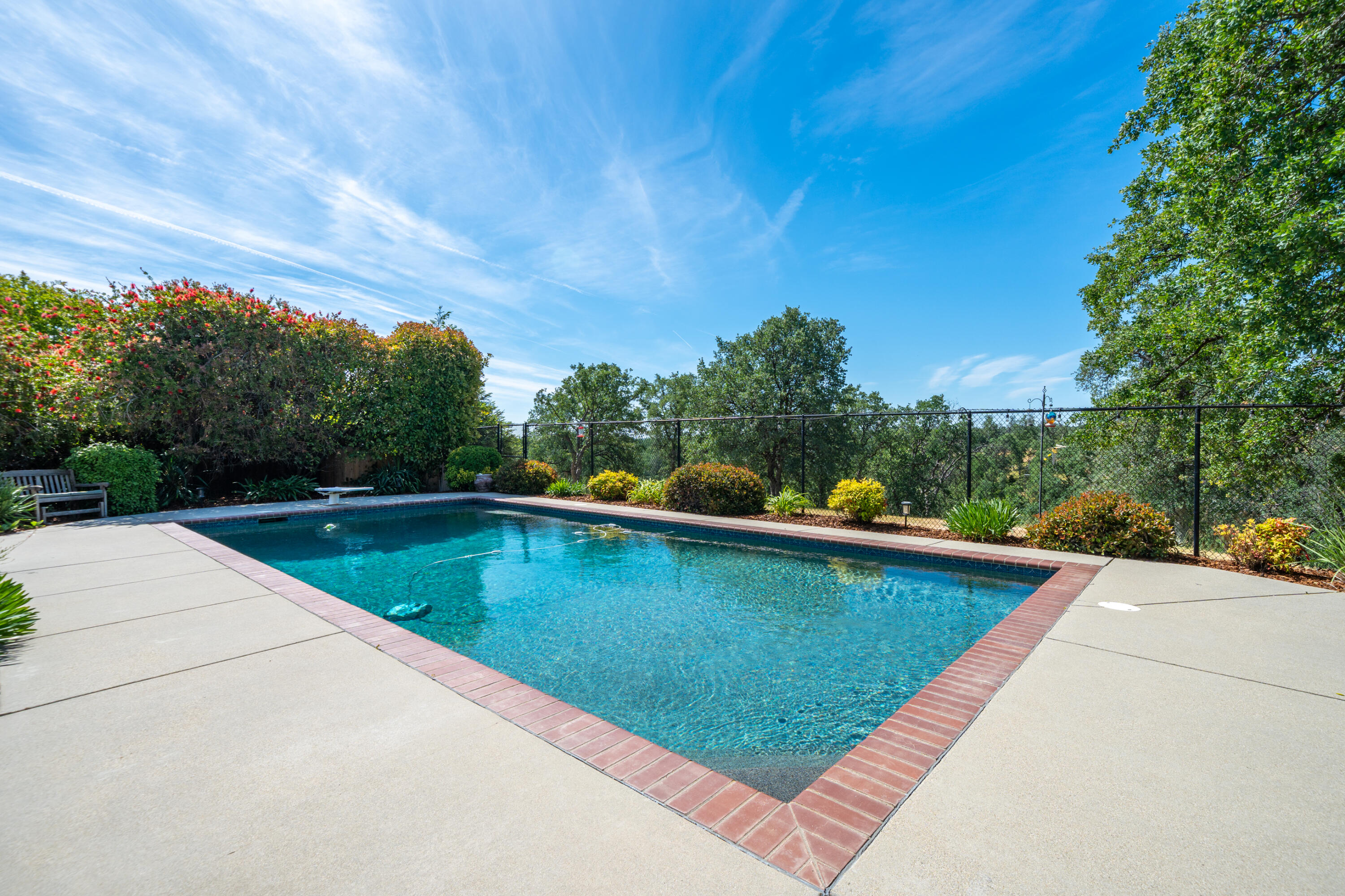 2234 Everest Drive Redding, CA 96001 - Photo 47 of 55 Pebbletec pool