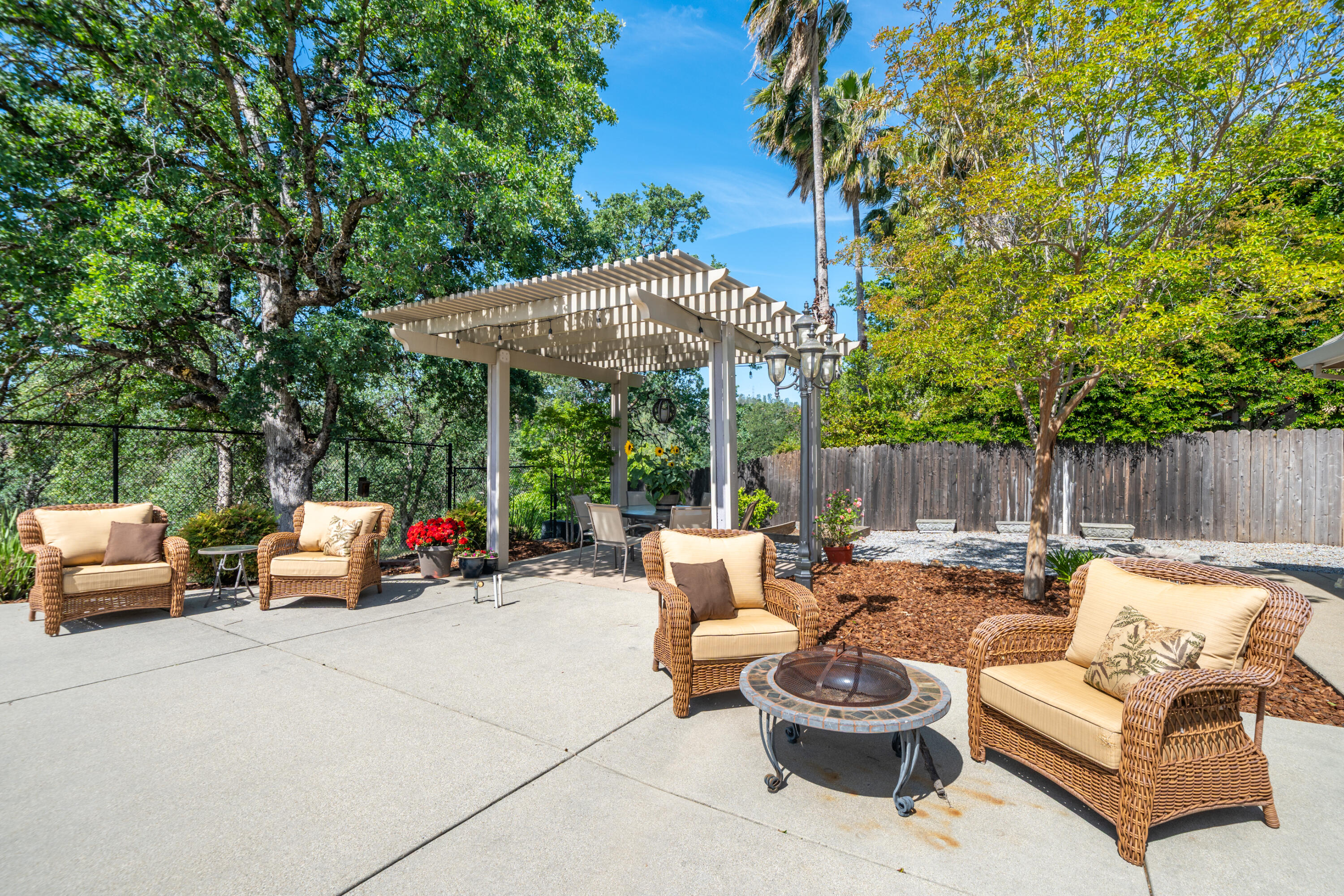 2234 Everest Drive Redding, CA 96001 - Photo 49 of 55 Pergola