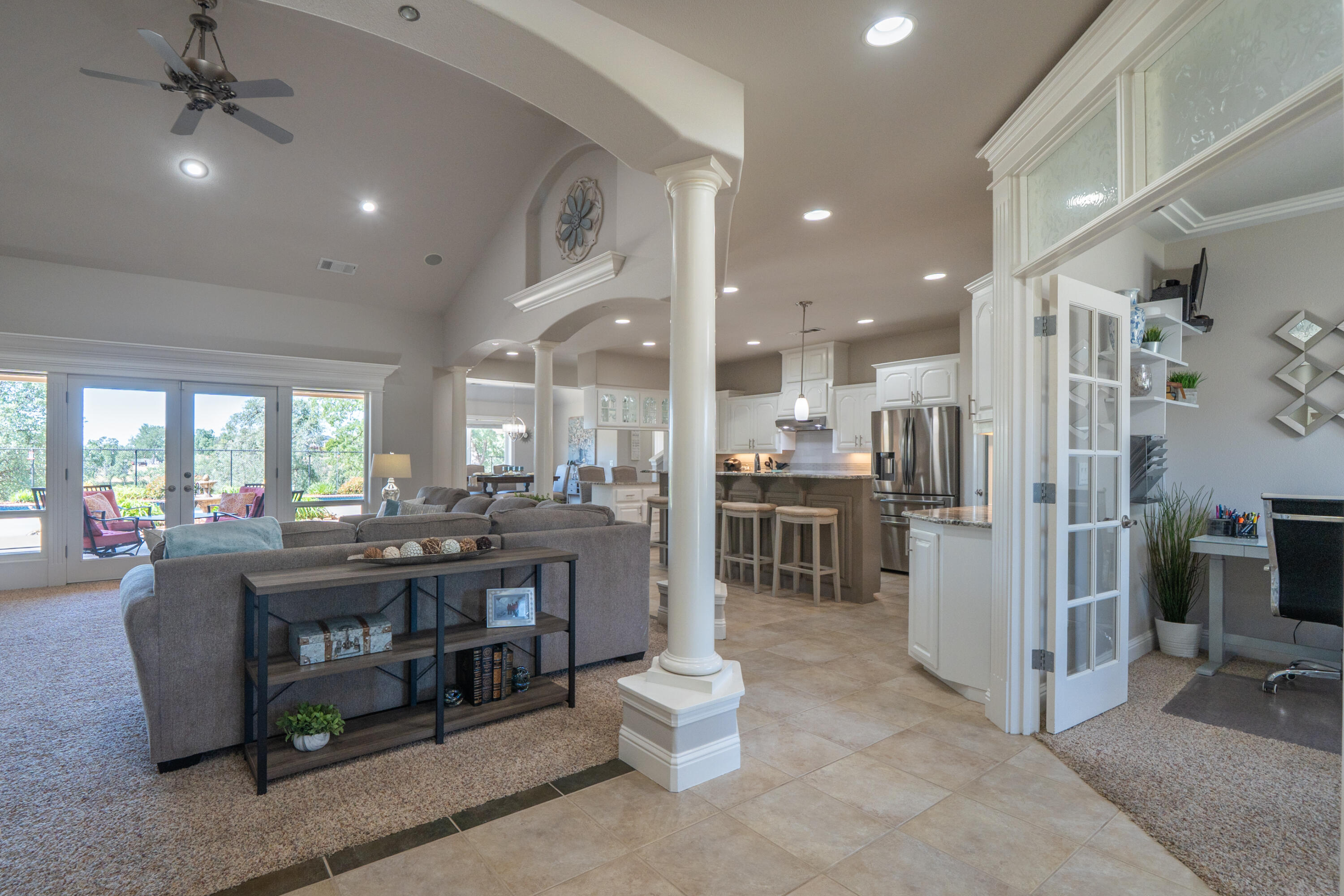 2234 Everest Drive Redding, CA 96001 - Photo 5 of 55 Great Room