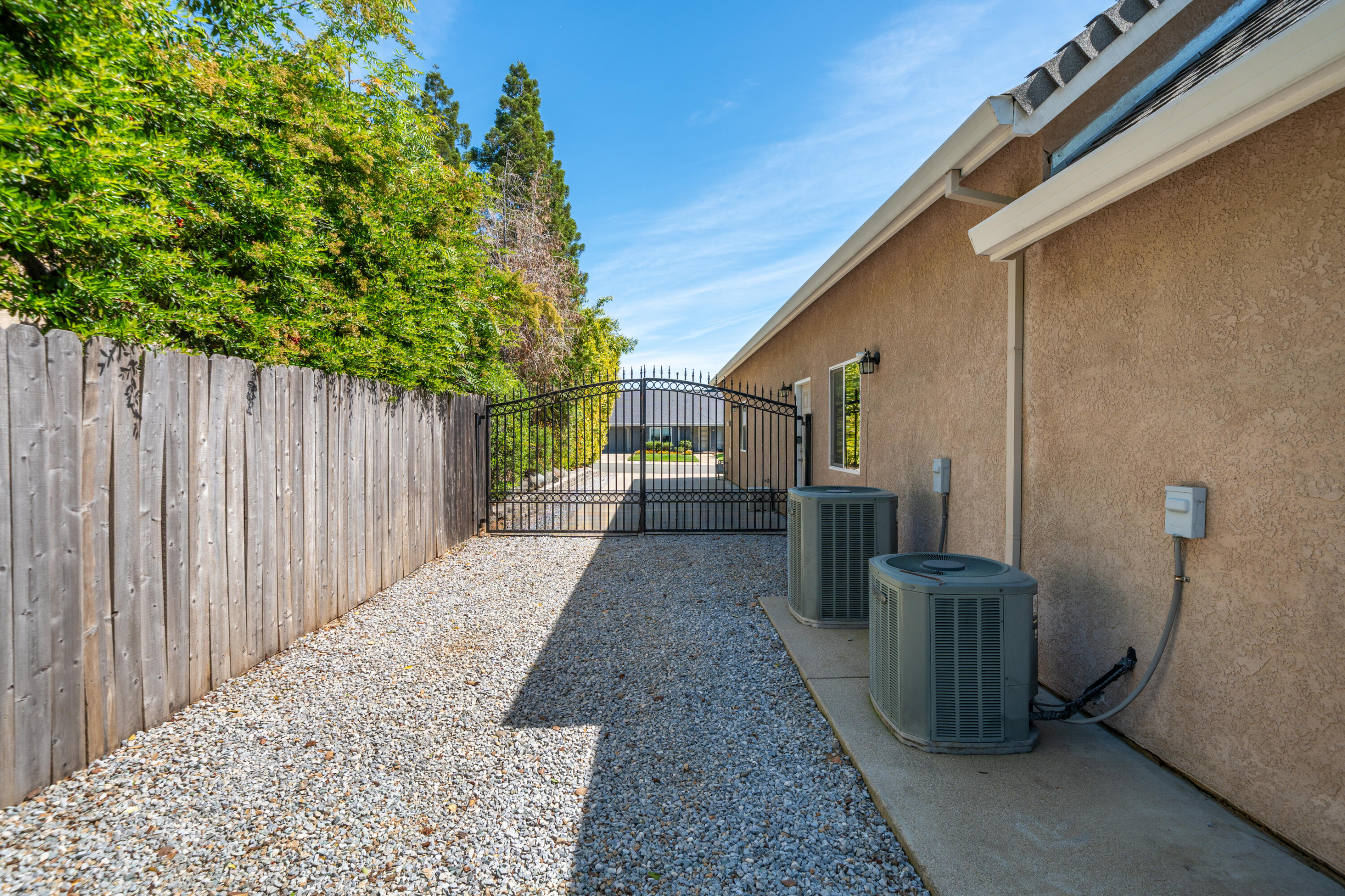 2234 Everest Drive Redding, CA 96001 - Photo 52 of 55 RV Parking