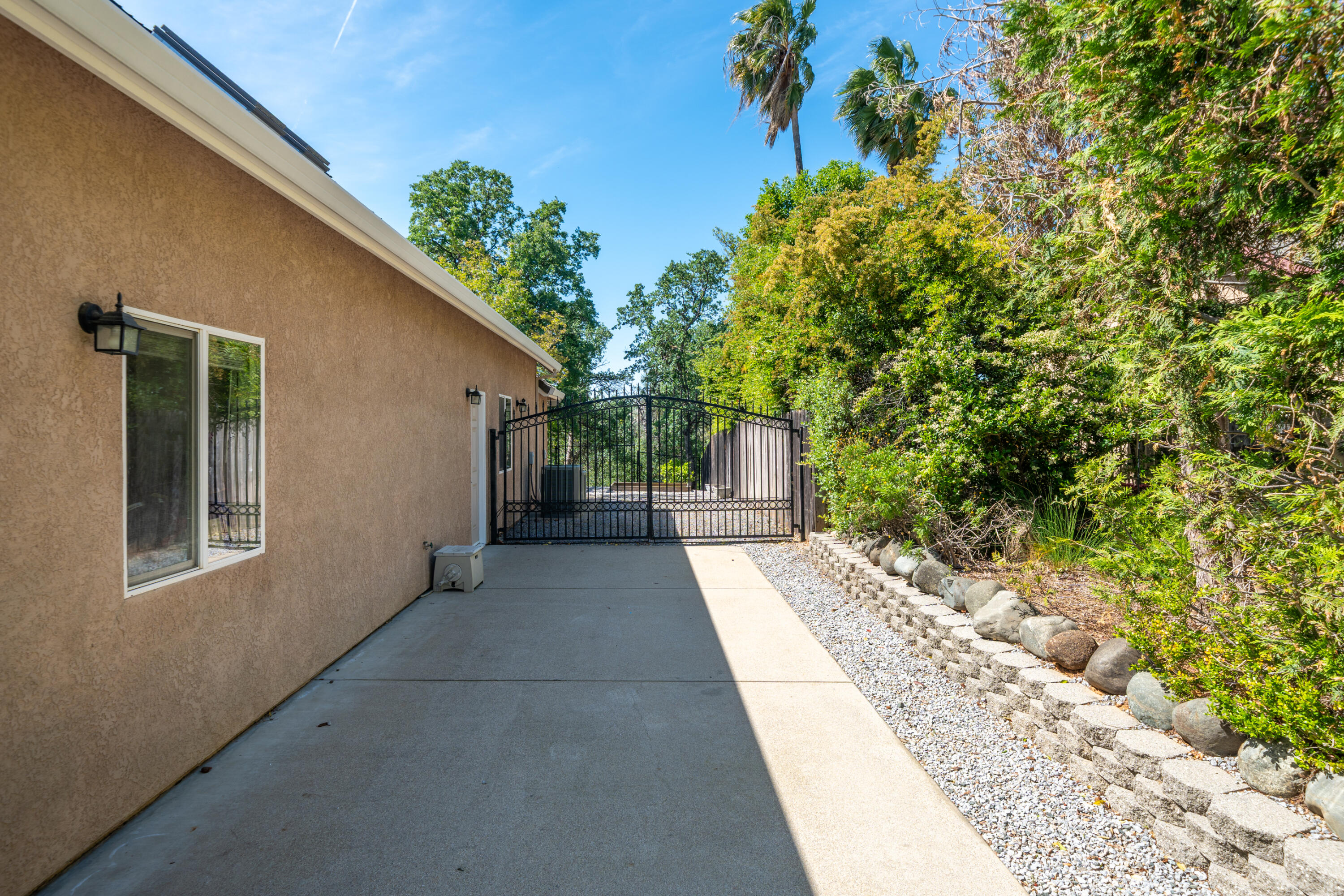 2234 Everest Drive Redding, CA 96001 - Photo 53 of 55 Oversized Parking