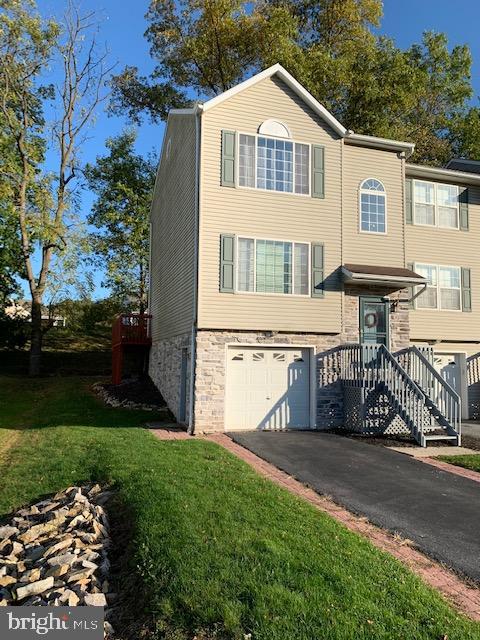136 Riders Way Lebanon, PA 17042 - Photo 2 of 21 Gallery Image 2