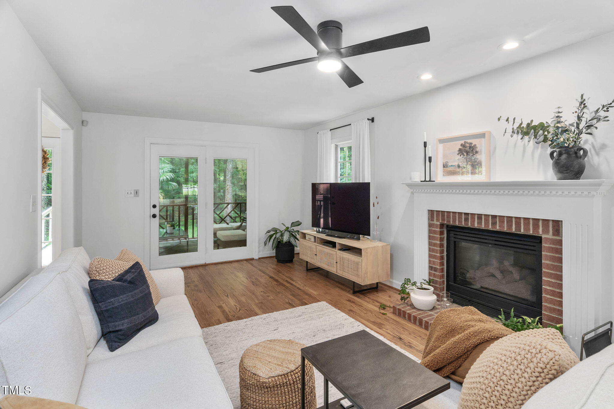6408 Craig Road Durham, NC 27712 - Photo 24 of 65 Living Room
