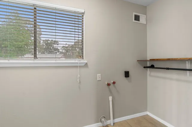 $185,000 | 215 Sandy Ridge Drive, Livingston, TX 77351