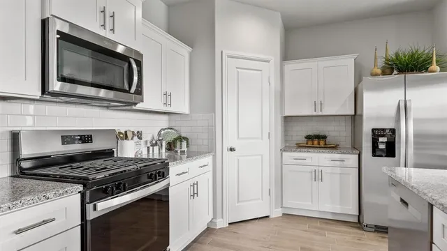 $299,990 | 130 Chestnut Terrace, Boyd, TX 76023