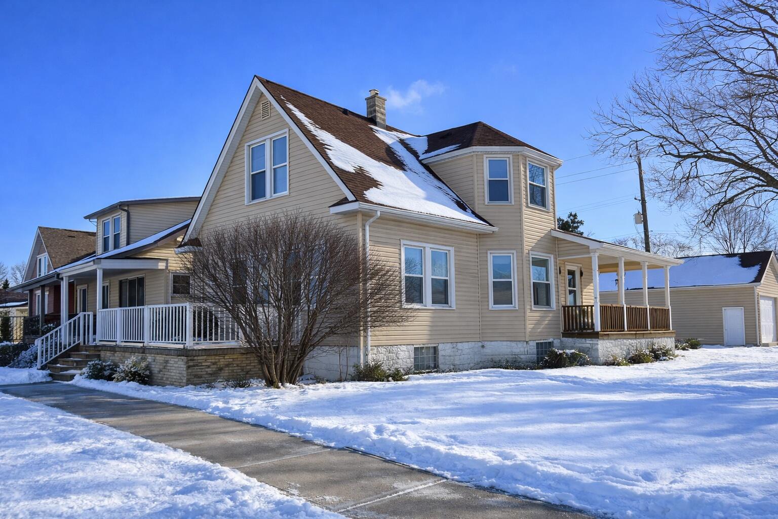 561 Poplar Street Wyandotte, MI 48192 - Photo 2 of 3 561 poplar2