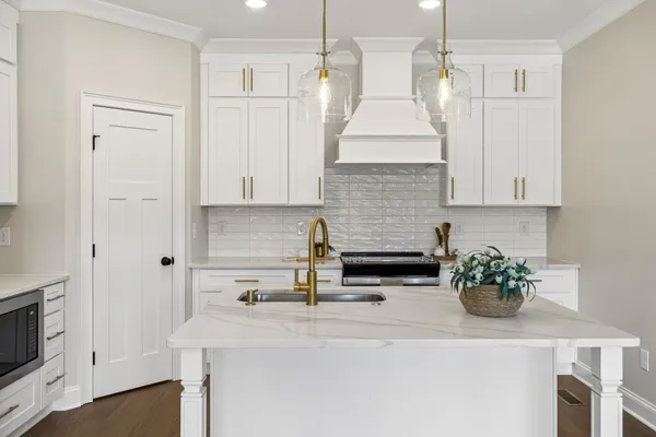 $429,900 | 110 Catherine Street, Brush Creek, TN 38547