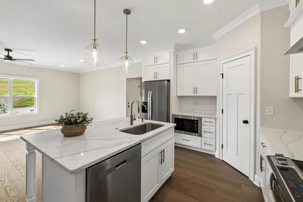 $429,900 | 110 Catherine Street, Brush Creek, TN 38547