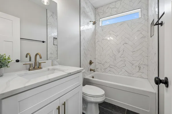 $429,900 | 110 Catherine Street, Brush Creek, TN 38547