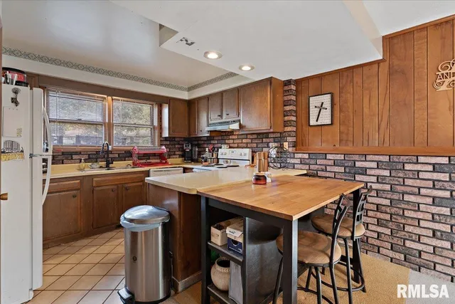 $174,900 | 3604 32nd Avenue, Moline, IL 61265