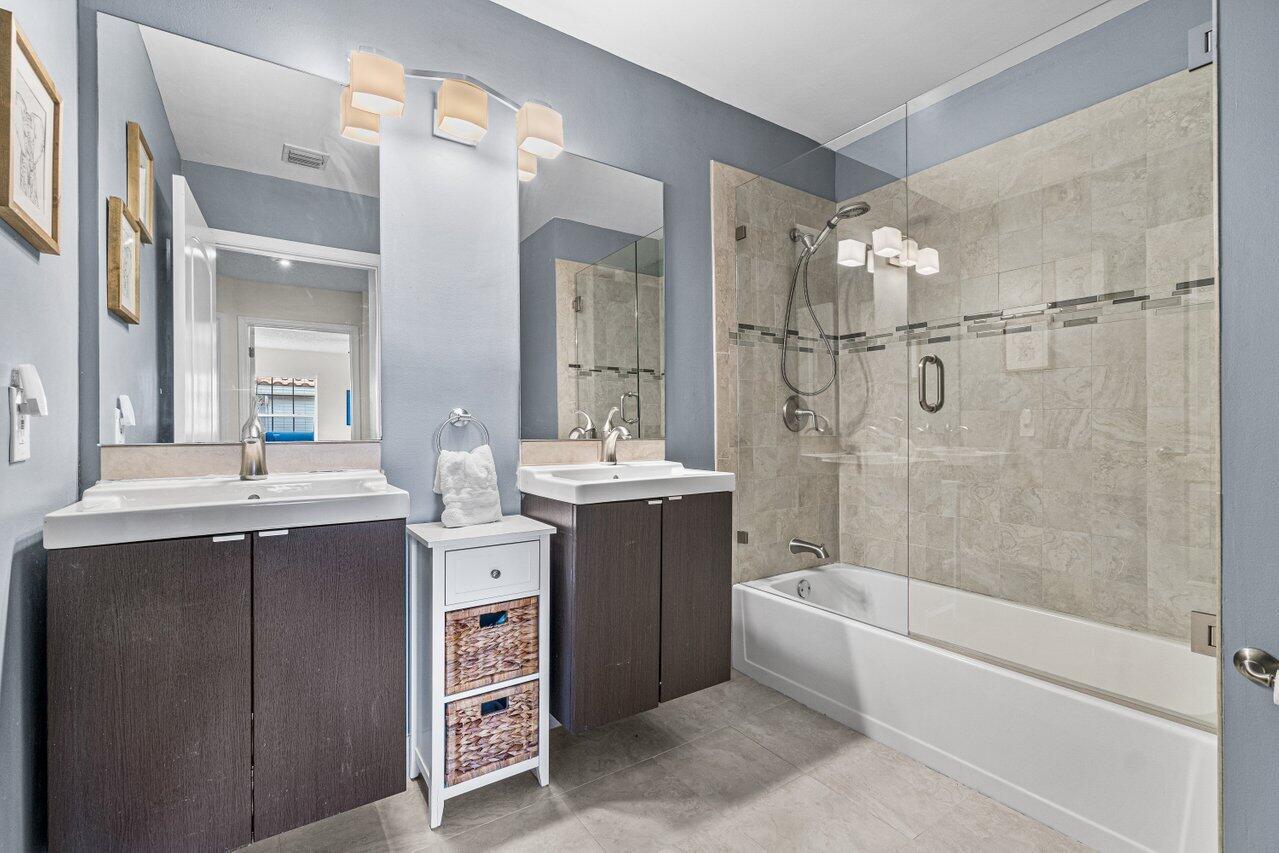 20331 Cozumel Court Boca Raton, FL 33498 - Photo 20 of 32 Guest Bath
