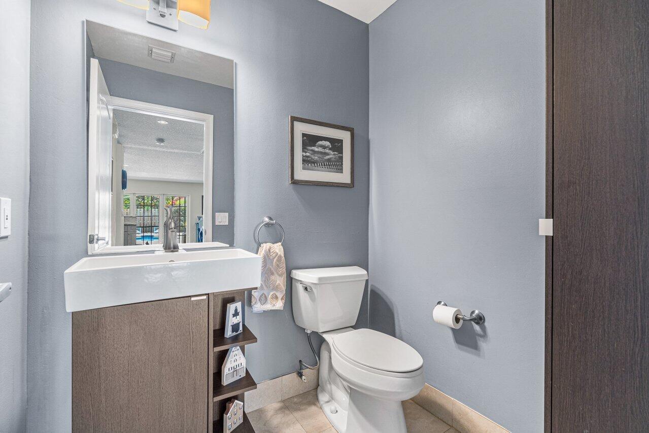 20331 Cozumel Court Boca Raton, FL 33498 - Photo 21 of 32 1/2 Bath