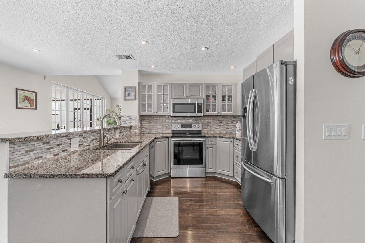 20331 Cozumel Court Boca Raton, FL 33498 - Photo 9 of 32 Kitchen
