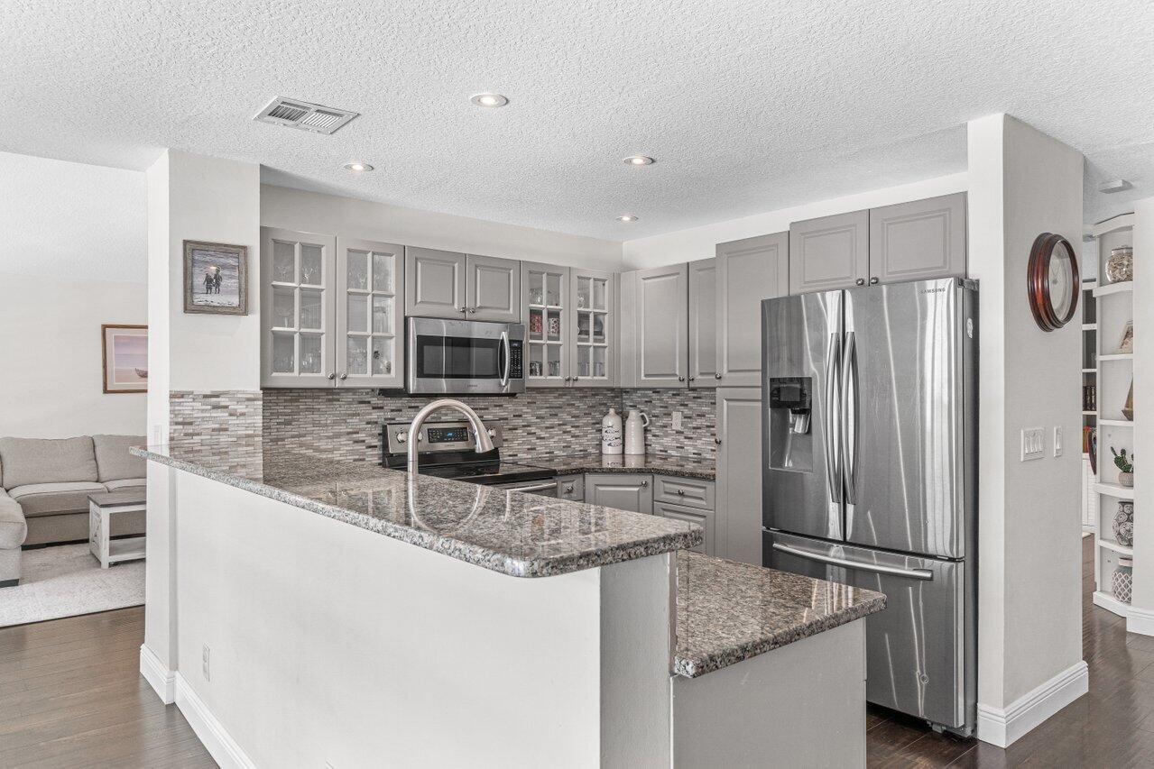 20331 Cozumel Court Boca Raton, FL 33498 - Photo 10 of 32 Kitchen2