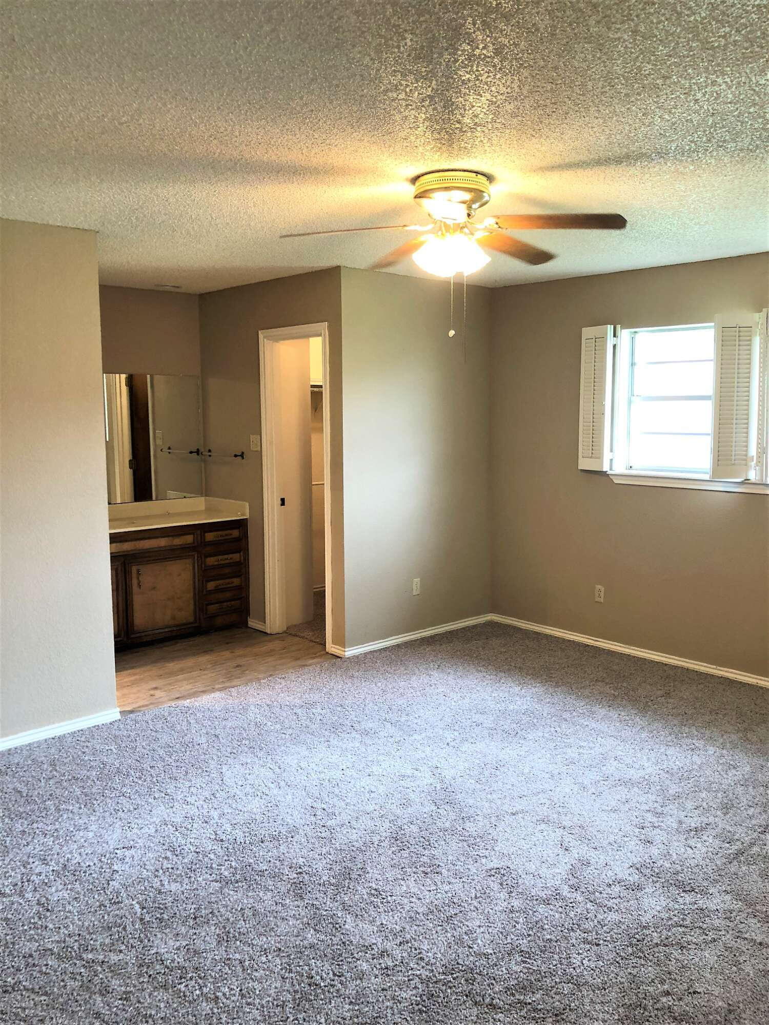 4919 59th Street Lubbock, TX 79414 - Photo 11 of 12 IMG_3249