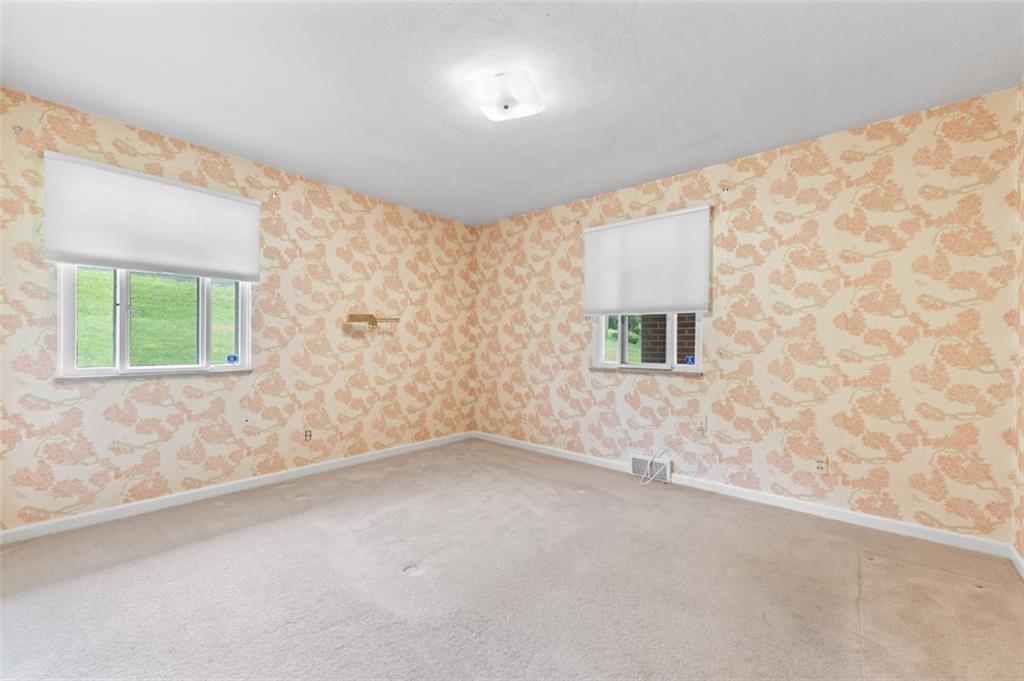 1317 Clifton Road Washington, PA 15301 - Photo 14 of 38