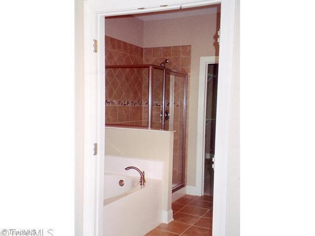 742 Carneros High Point High Point, NC 27265 - Photo 6 of 6 Master Bath/Spa.