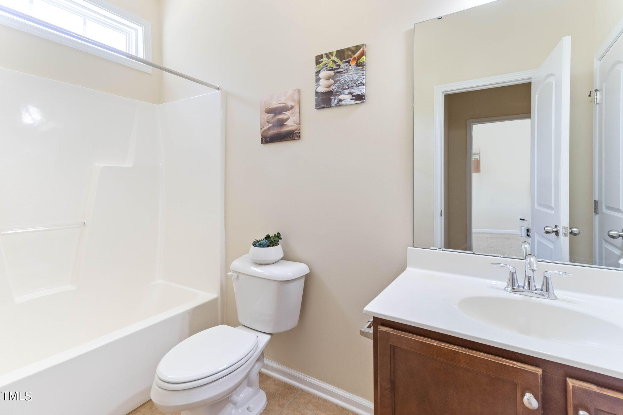 1237 Mantra Court Cary, NC 27513 - Photo 12 of 34 1237 mantra pic12