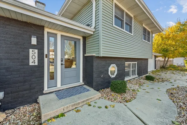 $389,108 | 504 Flint Trail, Carol Stream, IL 60188